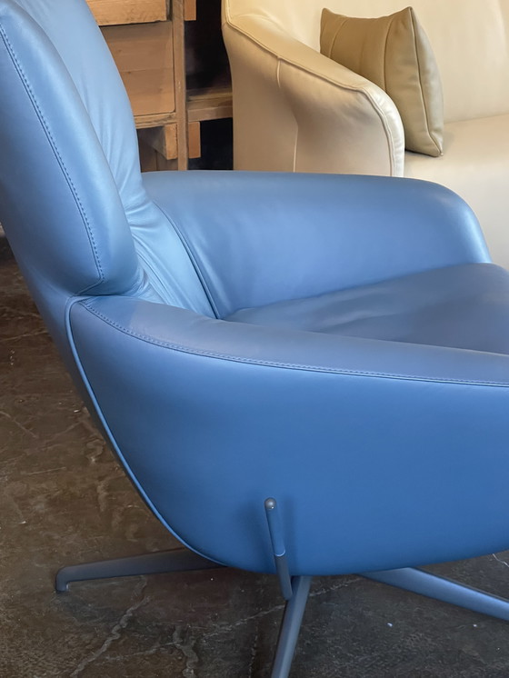 Image 1 of Leolux Lloyd relax armchair plus footstool Elmosoft leather NEW