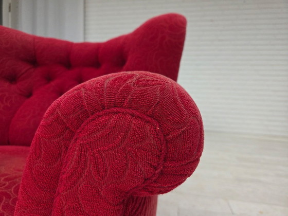 Image 1 of Poltrona relax danese, anni '50, tessuto rosso, gambe in legno di frassino.
