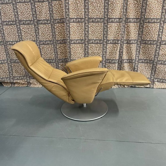 Image 1 of Poltrona reclinabile in pelle color ocra