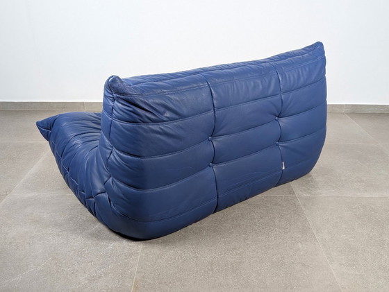Image 1 of Michel Ducaroy Togo Loveseat in blauw leer voor Ligne Roset, Frankrijk, jaren 80