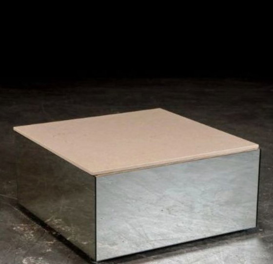 Image 1 of Kristina Dam. Table miroir. Table basse.