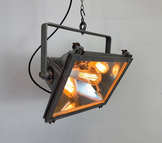 Image 1 of Faretto da teatro vintage grigio con copertura in vetro, anni '80