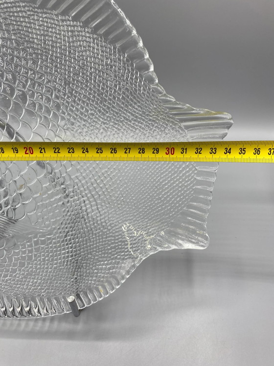 Large vintage molded glass fish platter, scale design – Glass & Decanter (photo 3 of 4)