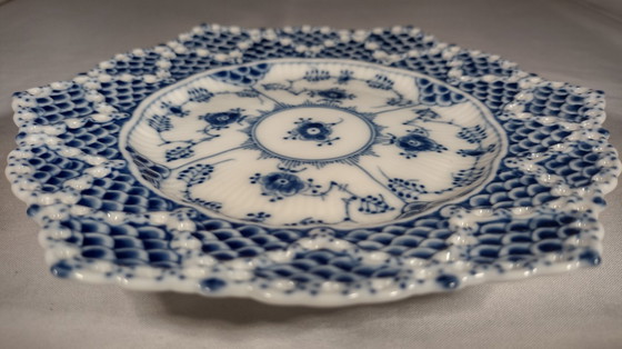 Image 1 of Plato pequeño de encaje doble acanalado azul Royal Copenhagen 1144