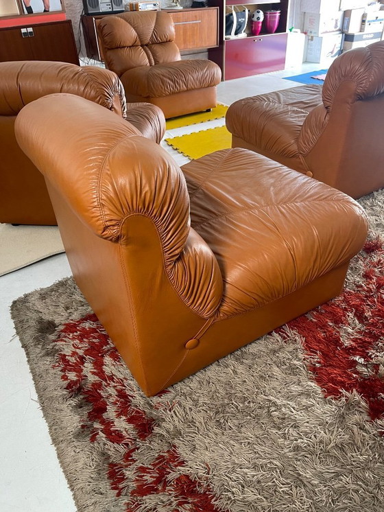 Image 1 of Fauteuils de salon en cuir cognac vintage italien moderne des années 1970