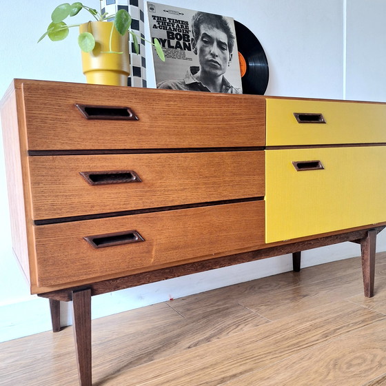 Image 1 of piccola credenza vintage