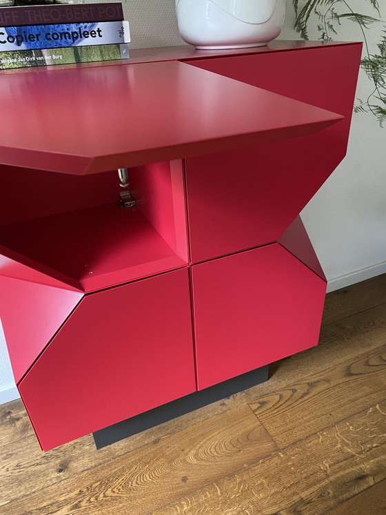 Image 1 of Mueble estilo Memphis 4 bloques rojos sueltos 40x40x40 cm