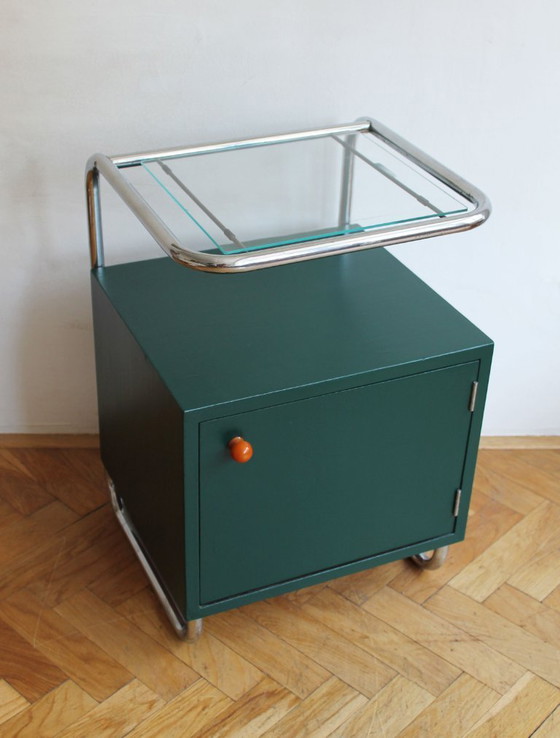 Image 1 of Zeldzaam Tsjechisch modernistisch nachtkastje van Kovona, jaren 1940.
