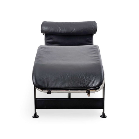 Original Cassina LC4 Chaise Longue Le Corbusier Black Leather, Adjustable recliner chair, Chrome (photo 7 of 12)