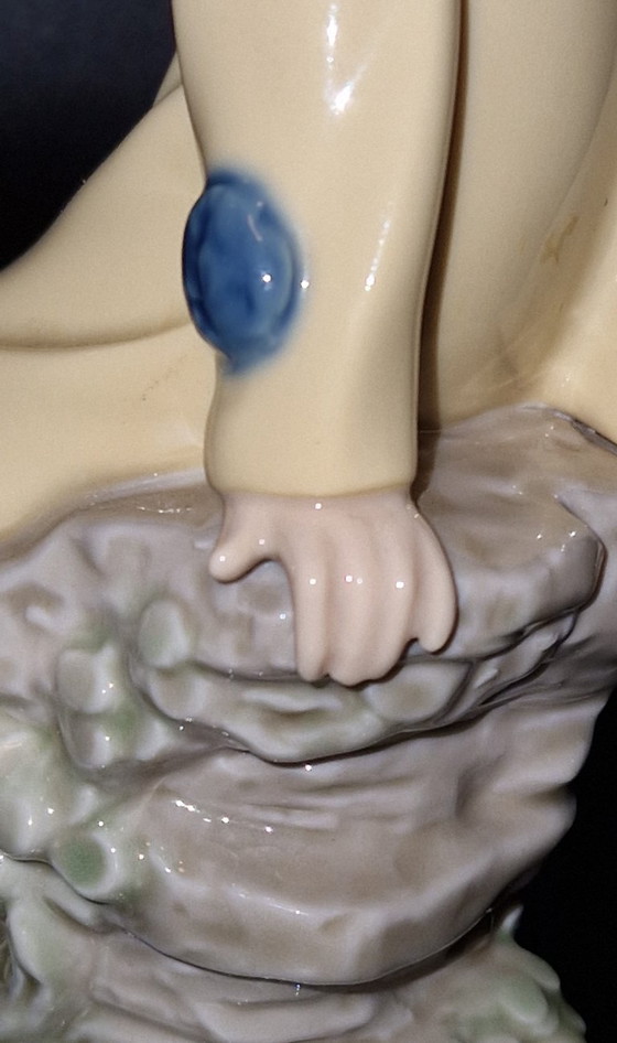 Image 1 of Figura de porcelana Lladro - Pierrot/payaso sentado con mandolina (Wandering Mistrel)