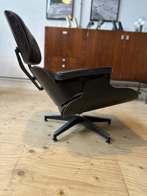 Herman Miller Eames Lounge Chair "Black Edition "