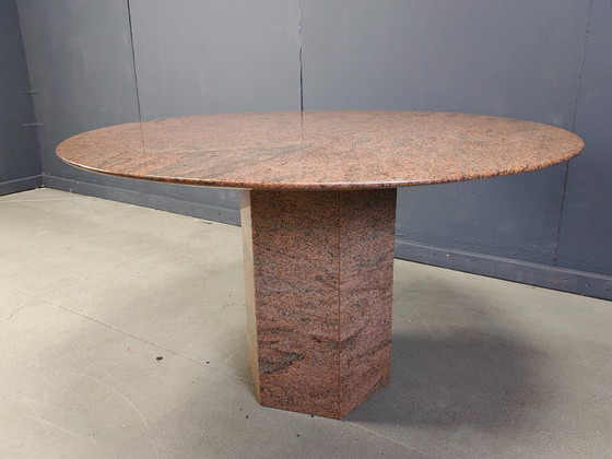 Image 1 of Table de salle à manger ronde vintage en granit, 1970