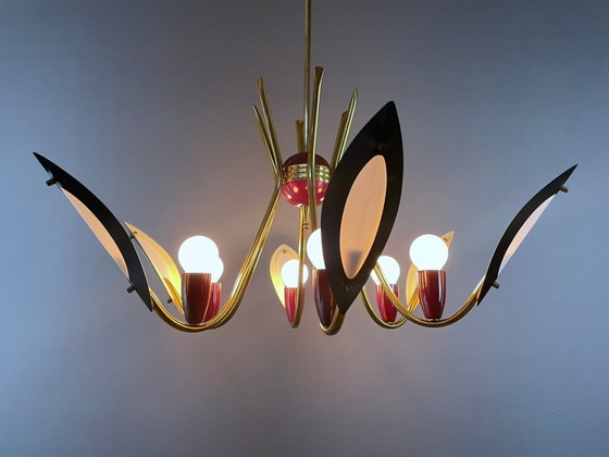 Image 1 of Lampadario italiano a sei luci in ottone e metallo laccato del 1950. Medio secolo moderno.
