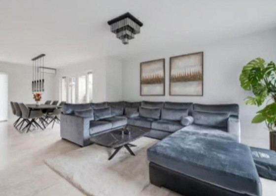 Image 1 of Luxe hoekbank + poef 