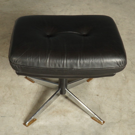 Image 1 of Set vintage lederen draaifauteuil met hocker – jaren 70
