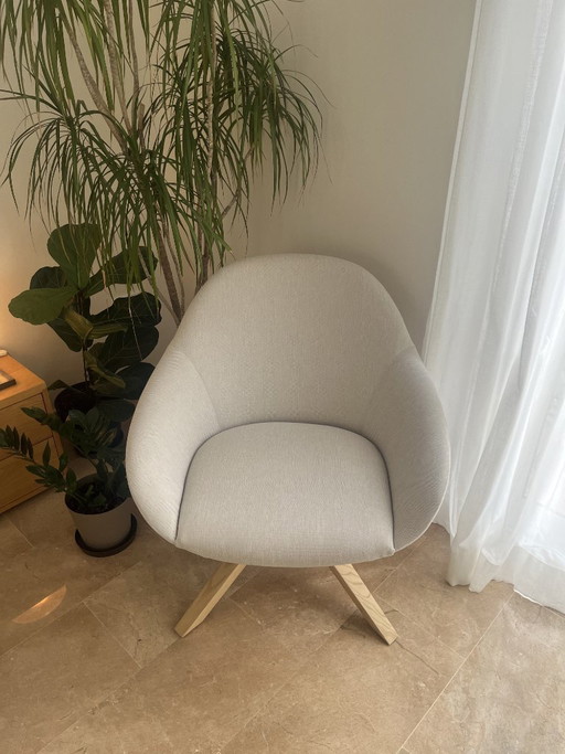 Next Lounge Andreu World fauteuil · Piergiorgio Cazzaniga · design