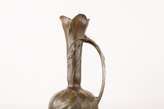 Image 1 of Vase Art-Nouveau en étain massif patiné bronze par Louis Chalon 1910.