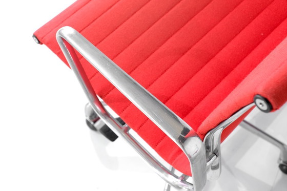 Image 1 of Conjunto de sillones EA 117 de Charles Ray Eames para ICF USA 1969.