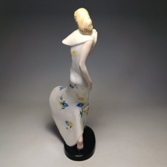 Goldscheider - Claire Weiss - Skulptur, Art Deco Dame im langen Kleid - 28,5 cm - Porzellan (photo 17 of 35)