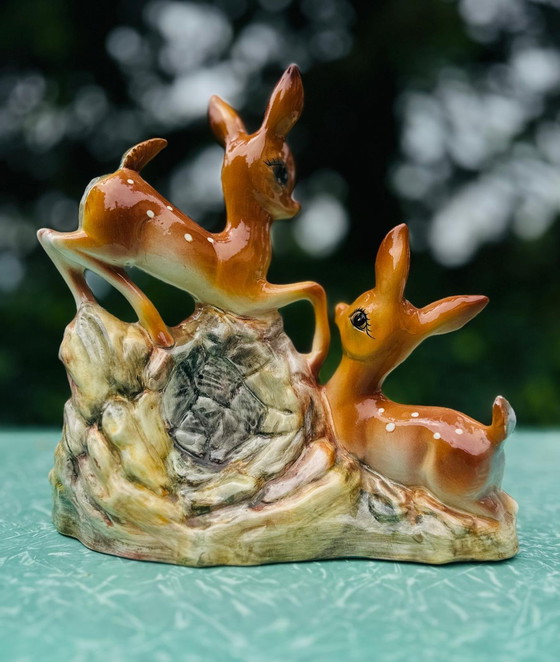 Image 1 of Deux Bambies en guise de cérémonie pour les non réclamés - Relique néo-infantile (n° 1)