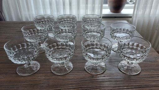 11 × vintage crystal champagne coupes