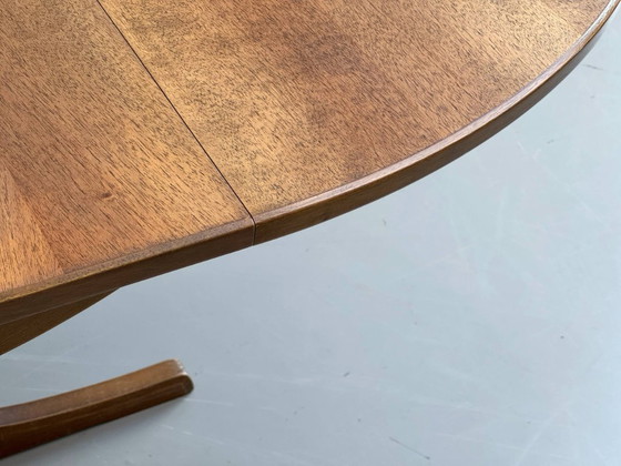 Image 1 of Extendable round table made of walnut wood, 1960s