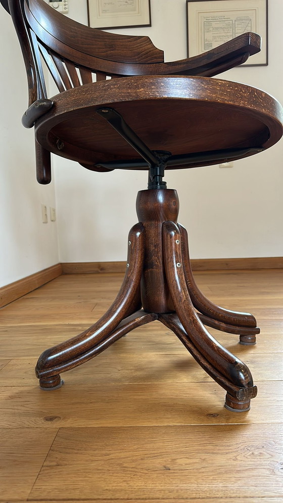 Image 1 of Captains chair captains chair thonet swivel