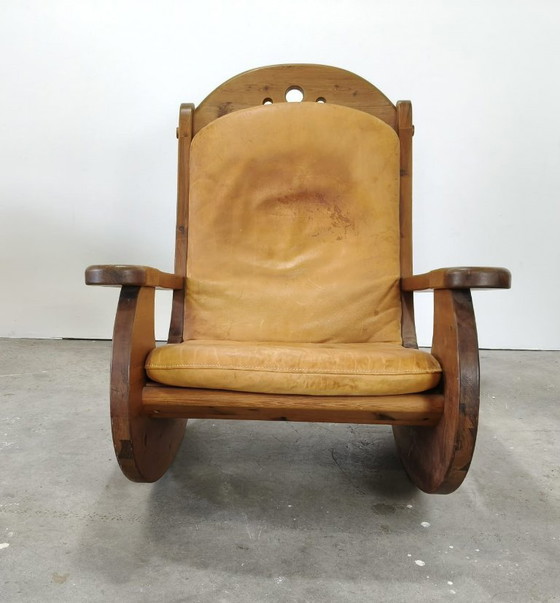 Image 1 of Sedia a dondolo brutalista