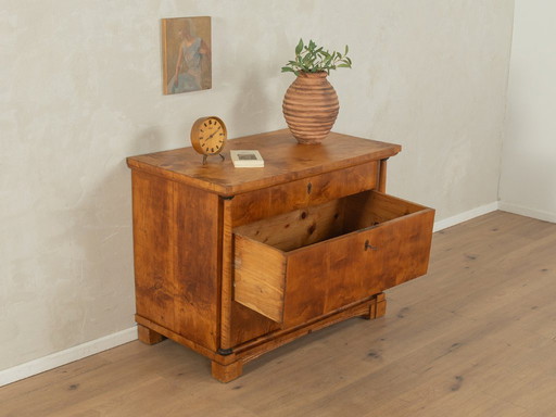 Cómoda Biedermeier de la década de 1830