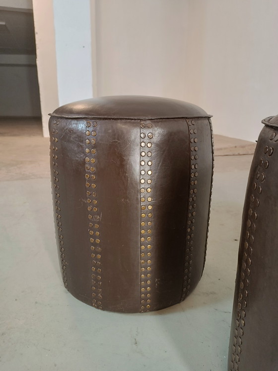 Image 1 of Set van 2 bruine leren poefs