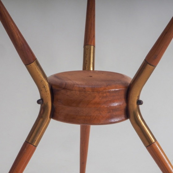 Image 1 of Elegante mesa auxiliar redonda atribuida a Cesare Lacca