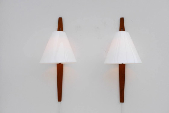 Mid-century moderne Zweedse wandlampen in teak van Uno & Östen Kristiansson voor Luxus, 1975, set van 2 (photo 9 of 21)