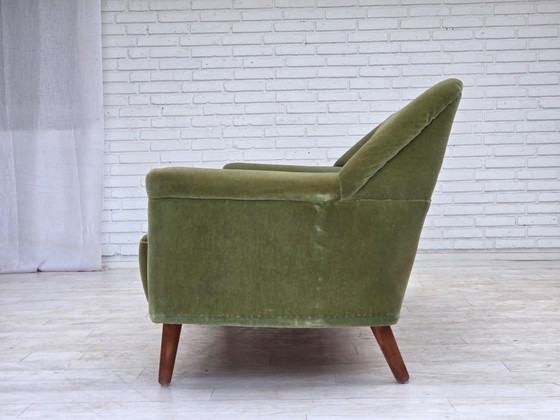 Image 1 of Jaren 70, Deens ontwerp van Kurt Østervig, 3-zitsbank, meubelvelours, teakhout.