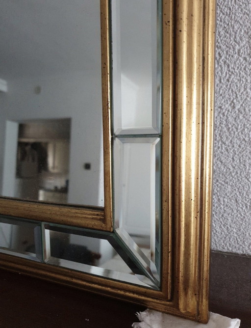 The lousy mirror