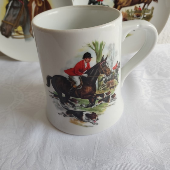 Service en porcelaine Kaiser – Motif chasse / Motif cheval – Pichet et 2 assiettes – Art de la table (photo 5 of 7)