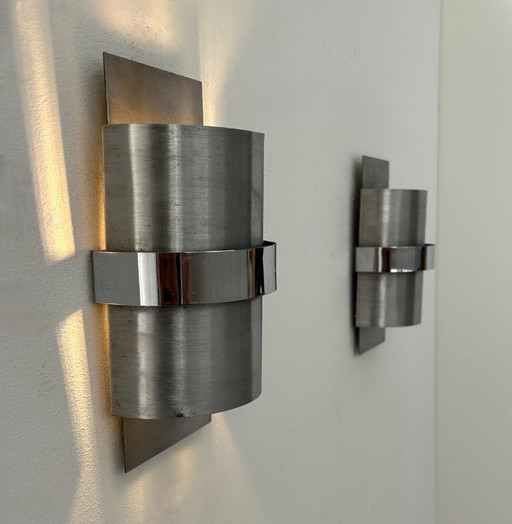 Coppia di applique in metallo spazzolato e cromo, Francia 1970