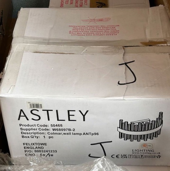 Image 1 of 2 Appliques COLMAR - RV ASTLEY