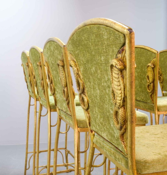 Image 1 of Set aus 6 glamourösen, vergoldeten Barhockern im Hollywood-Regency-Stil mit Cobra-Motiv und frischem, limettengrünem Samtbezug, 