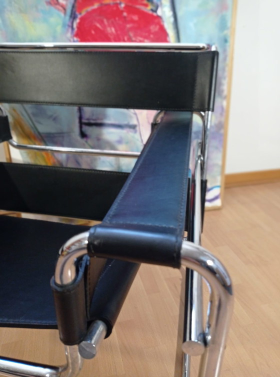 Image 1 of Poltrone Knoll Wassily B3 in pelle nera di Marcel Breuer