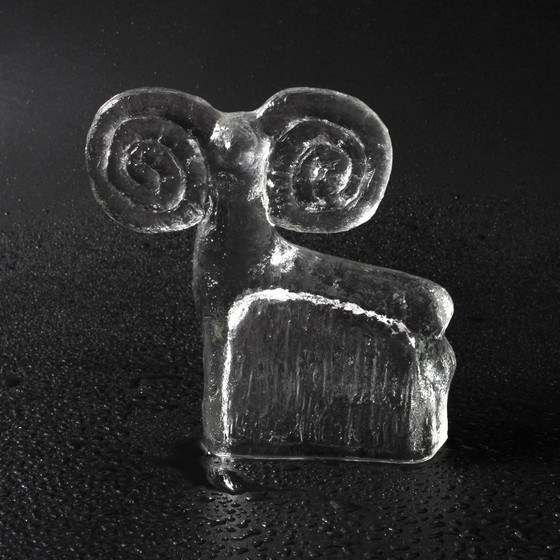 Image 1 of Statua vintage in vetro pressato di ariete / Glass Union / Rudolfova Hut / Repubblica Ceca / 1971