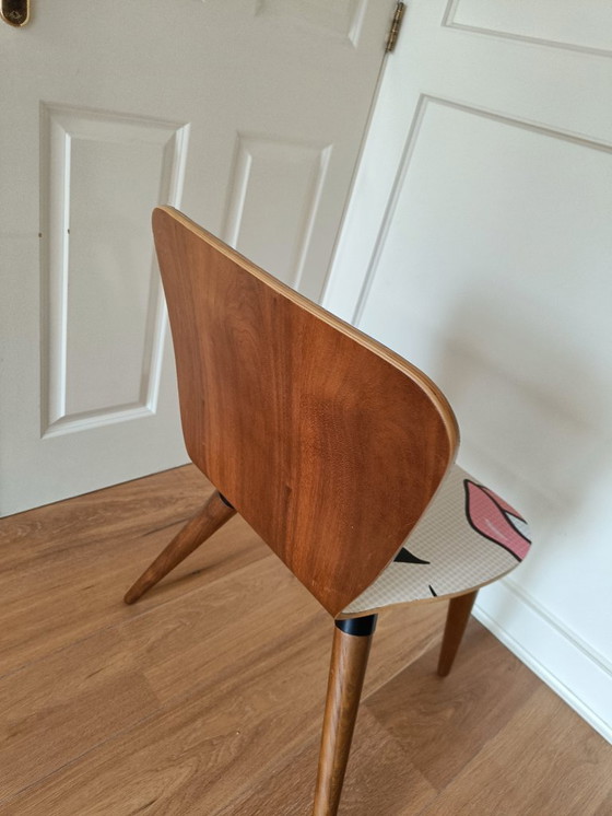 Image 1 of Chaise vintage des années 1960 recyclée, impression de bande dessinée rétro