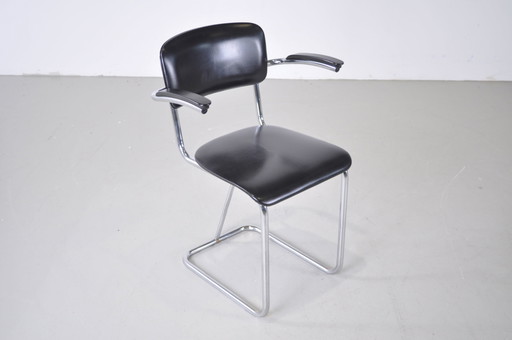 Sedia Gispen 107 con struttura tubolare