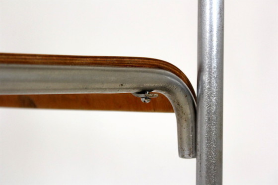 Image 1 of Gerestaureerde Bauhaus B34 cantileverstoel van multiplex en chroom, ontworpen door Marcel Breuer, begin jaren 30.