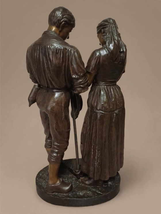 Large Angelus Sculpture - praying peasant couple - 67 cm - 14.7kg - spelter with old bronze patina, Metal (photo 4 of 5)