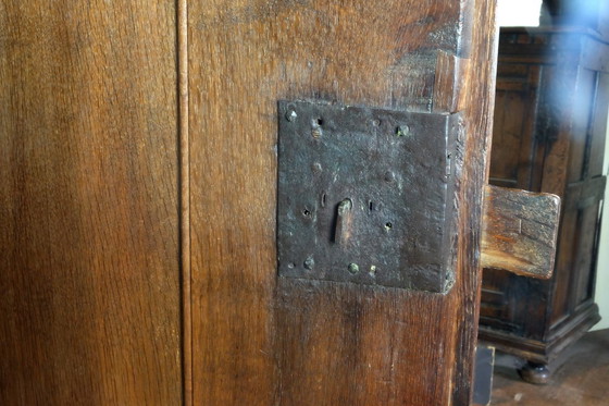 Image 1 of Armario de cojines de Gelderland, hacia 1650/ Gelderland Cushion Cabinet, 1650