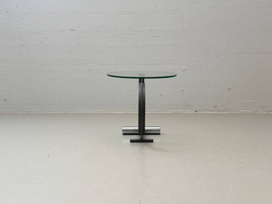 Image 1 of Table d'appoint en verre de style postmoderne avec piètement en fonte, années 1990