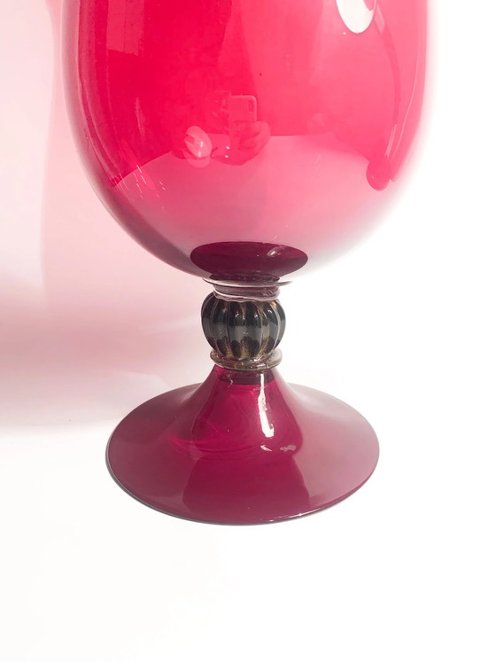 1980er Jahre mundgeblasene Bordeaux Murano Glas Kelchvase, Vasen, Murano-Glas (Foto 3 von 12)