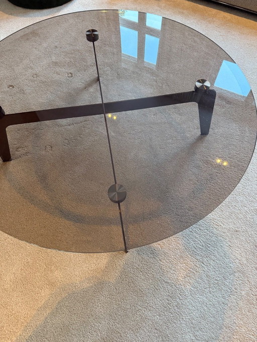 Minotti coffee table model 'Kirk Cross'