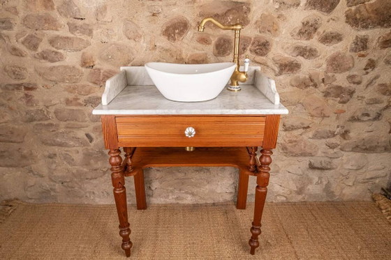 Mobile lavabo antico in Pitch Pine massiccio con piano in marmo bianco. – Credenze, Ceramica (photo 2 of 11)