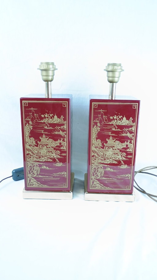 Pair of vintage LE DAUPHIN Japanese-style lamps in red and gold lacquer, Chinoiserie-style brass base, 1970s
